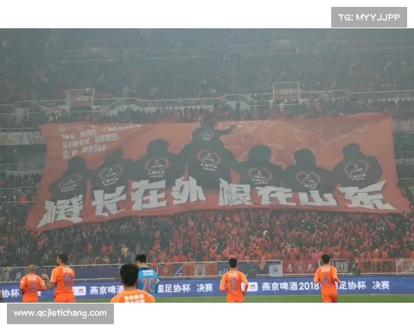 昨晚黄龙球场0-0的遗憾背后，是无数感动与坚持的力量